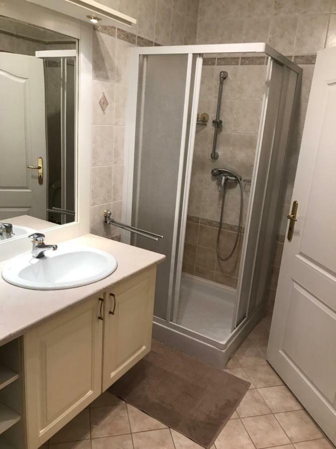 Gabor Pal 1 Apartman 2 Szoba Dunafoldvar ภายนอก รูปภาพ