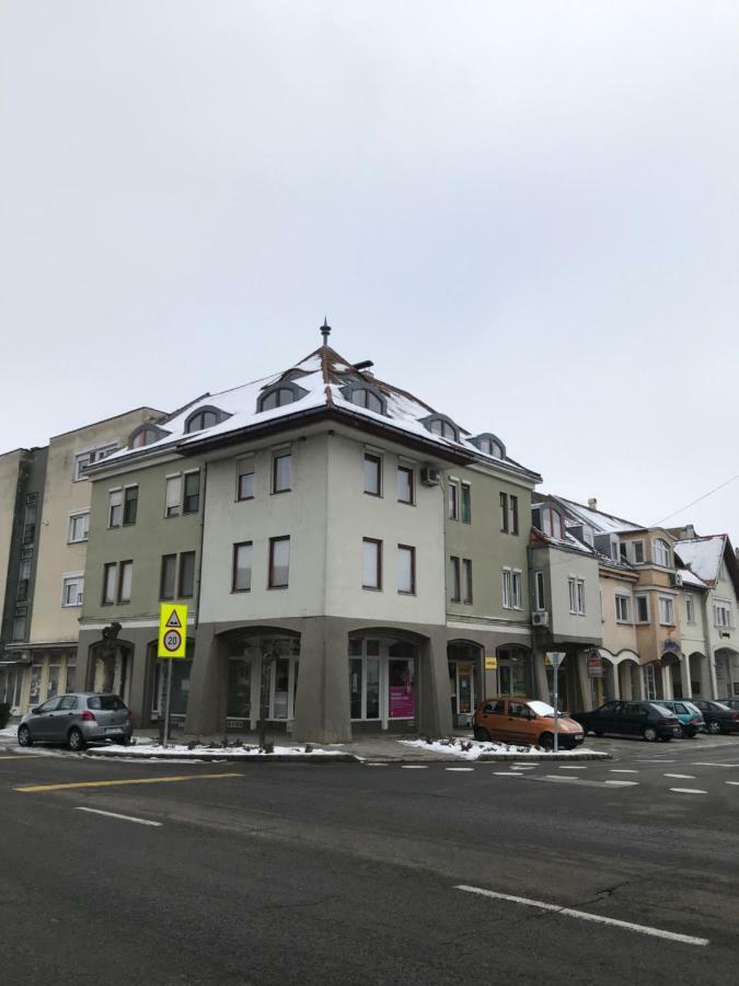 Gabor Pal 1 Apartman 2 Szoba Dunafoldvar ภายนอก รูปภาพ